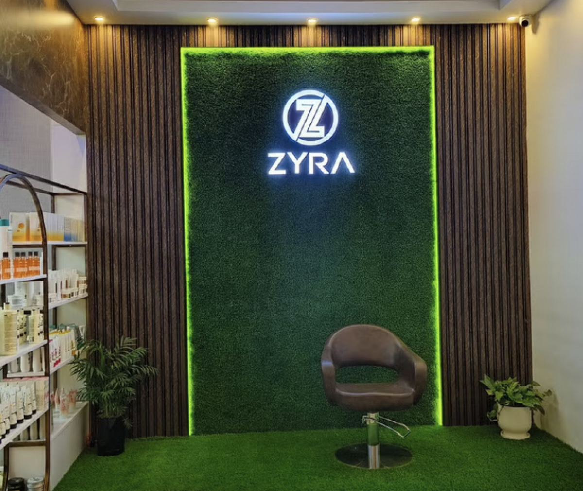 Zyra Unisex Beauty Lounge